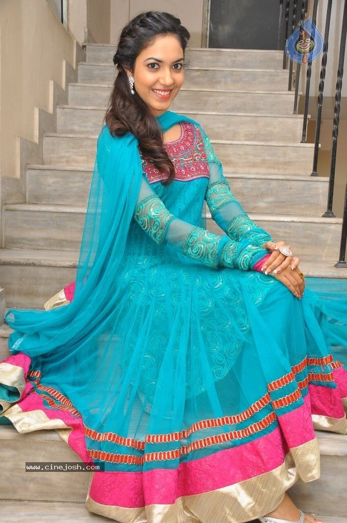 Ritu Varma New Pics - 29 / 49 photos