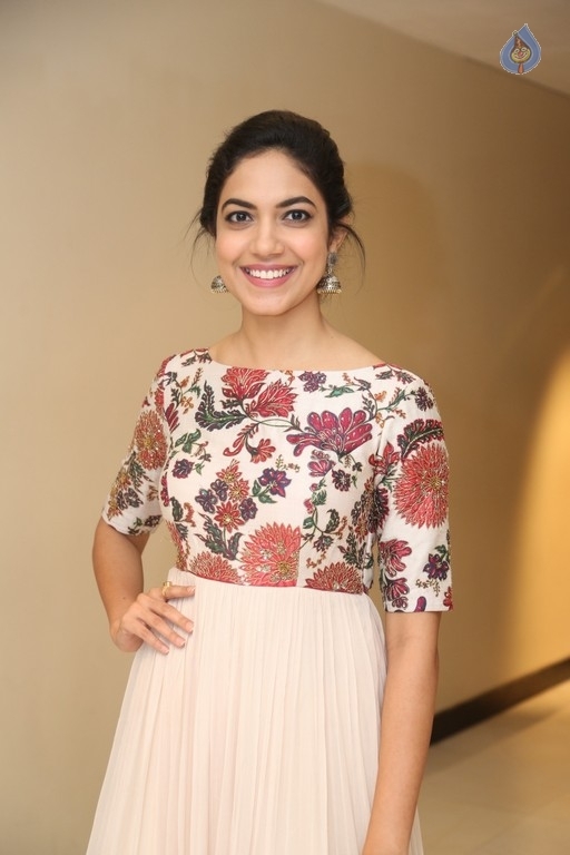 Ritu Varma New Pics - 12 / 34 photos