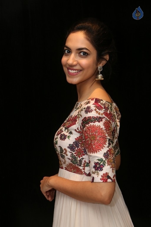 Ritu Varma New Pics - 15 / 34 photos
