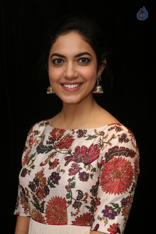 Ritu Varma New Pics - 19 / 34 photos