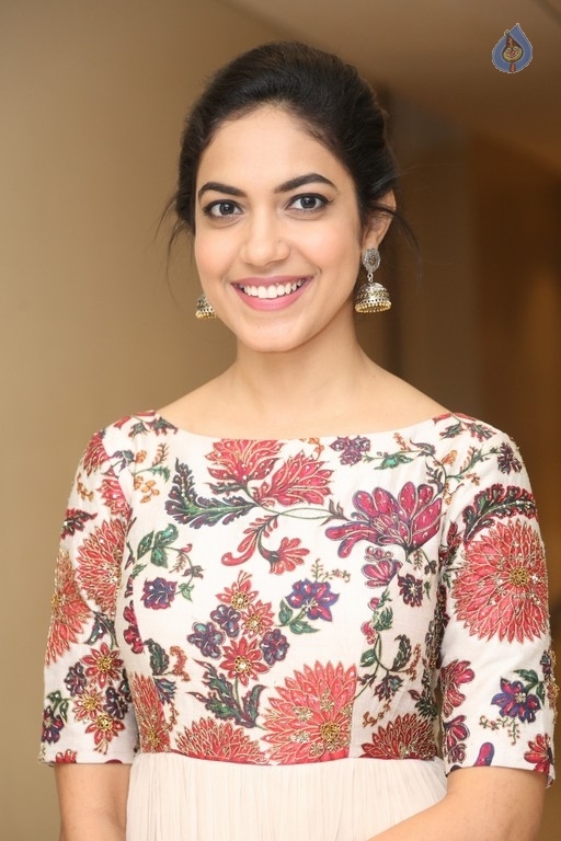 Ritu Varma New Pics - 21 / 34 photos