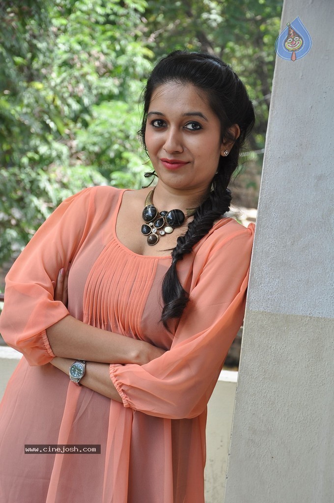 Riya Stills - 6 / 60 photos