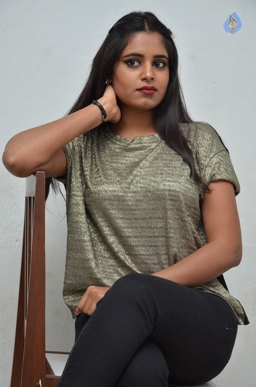 Roopa Reddy New Photos - 4 / 42 photos