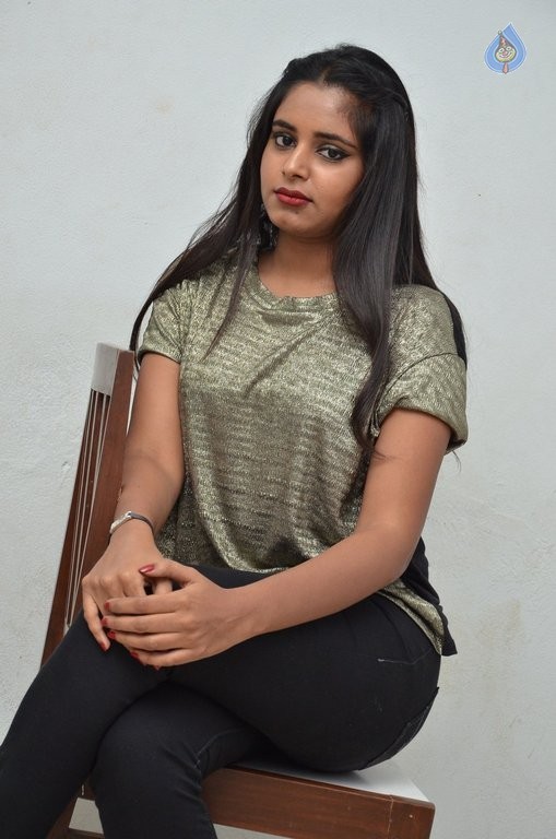 Roopa Reddy New Photos - 11 / 42 photos