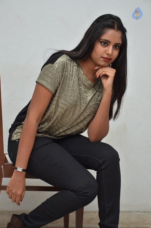 Roopa Reddy New Photos - 15 / 42 photos