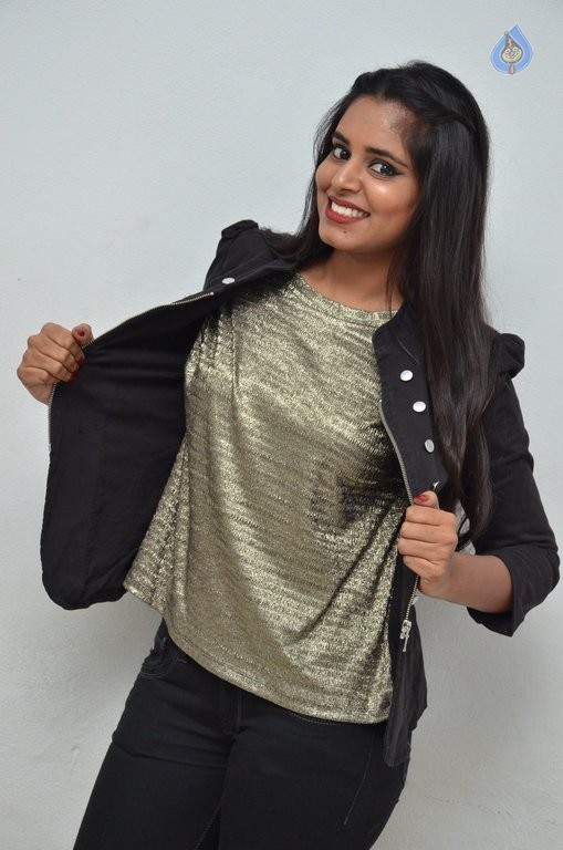 Roopa Reddy New Photos - 26 / 42 photos