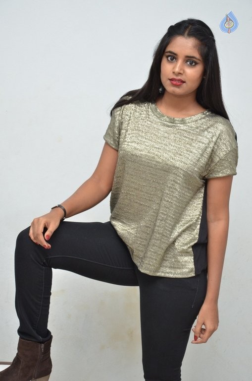 Roopa Reddy New Photos - 32 / 42 photos