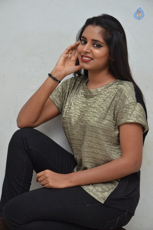 Roopa Reddy New Photos - 34 / 42 photos