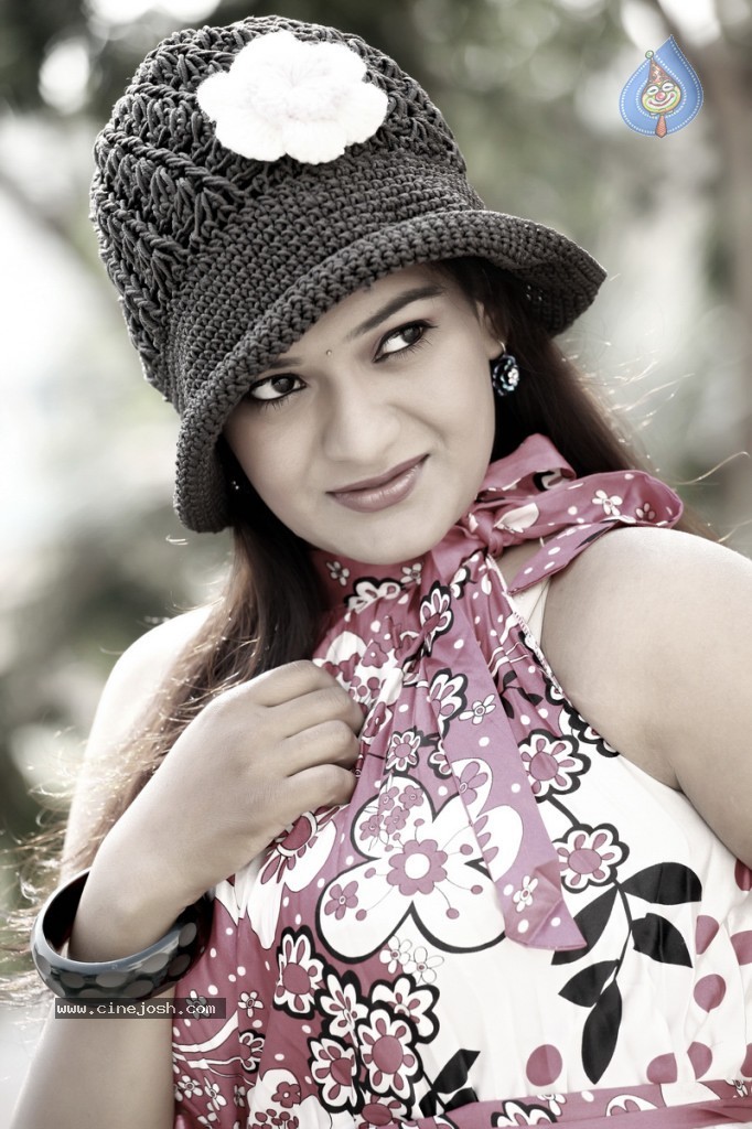 Roshikaa New Stills - 45 / 55 photos