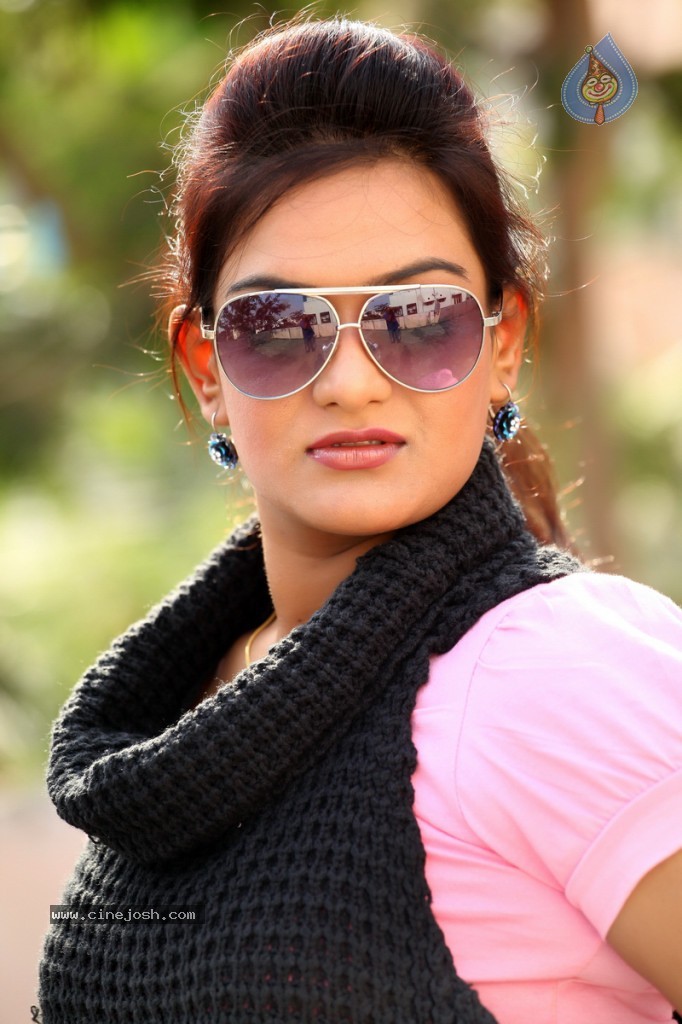 Roshikaa New Stills - 46 / 55 photos