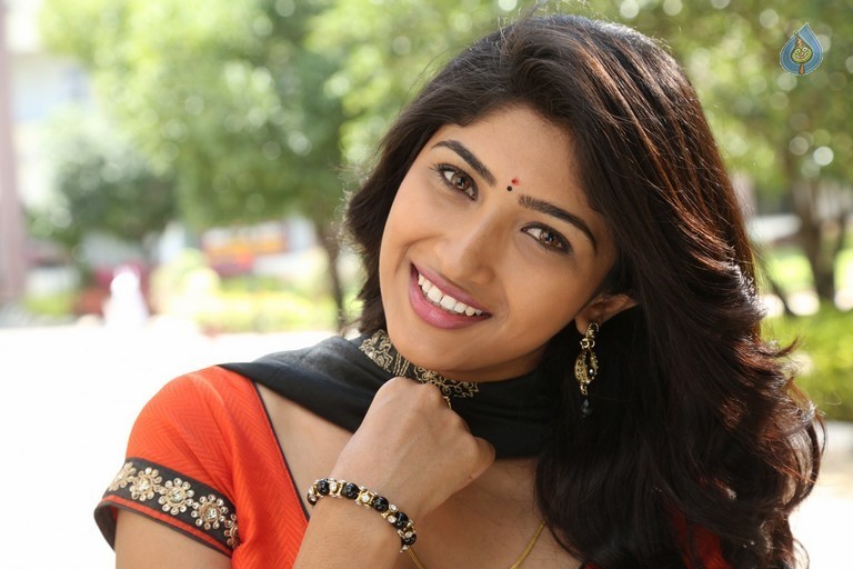 Roshini Prakash Stills in Saptagiri Express - 14 / 14 photos