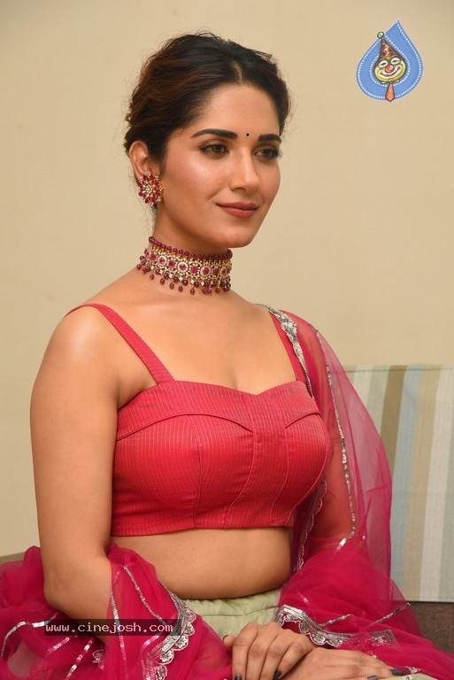 Ruhani Sharma Gallery - 18 / 19 photos