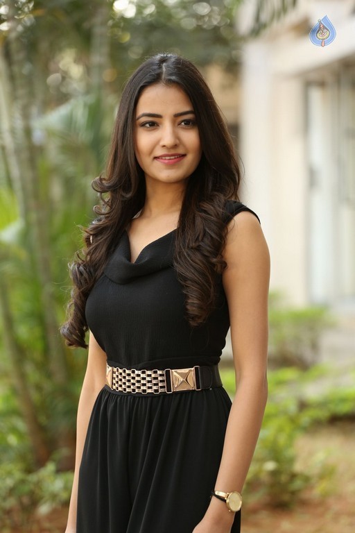 Rukhsar Mir New Photos - 17 / 30 photos