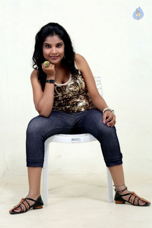 Sabbita Roi New Photos - 9 / 15 photos