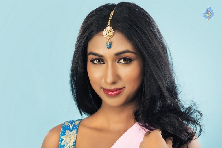 Sabby Jey New Photos - 14 / 33 photos