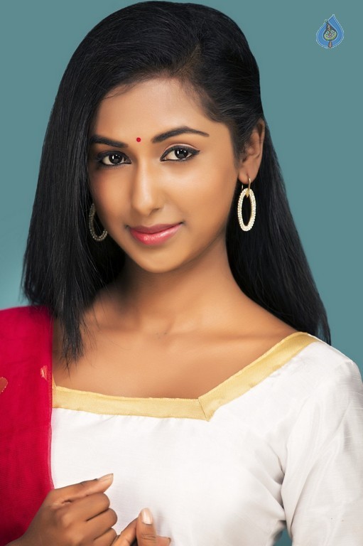 Sabby Jey New Photos - 22 / 33 photos