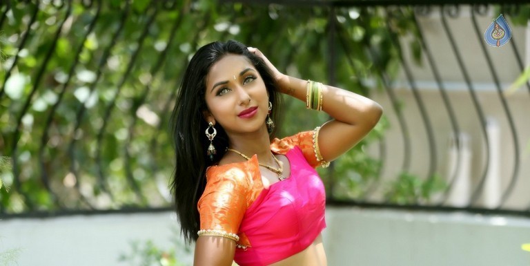 Sabby Jey New Photos - 25 / 33 photos