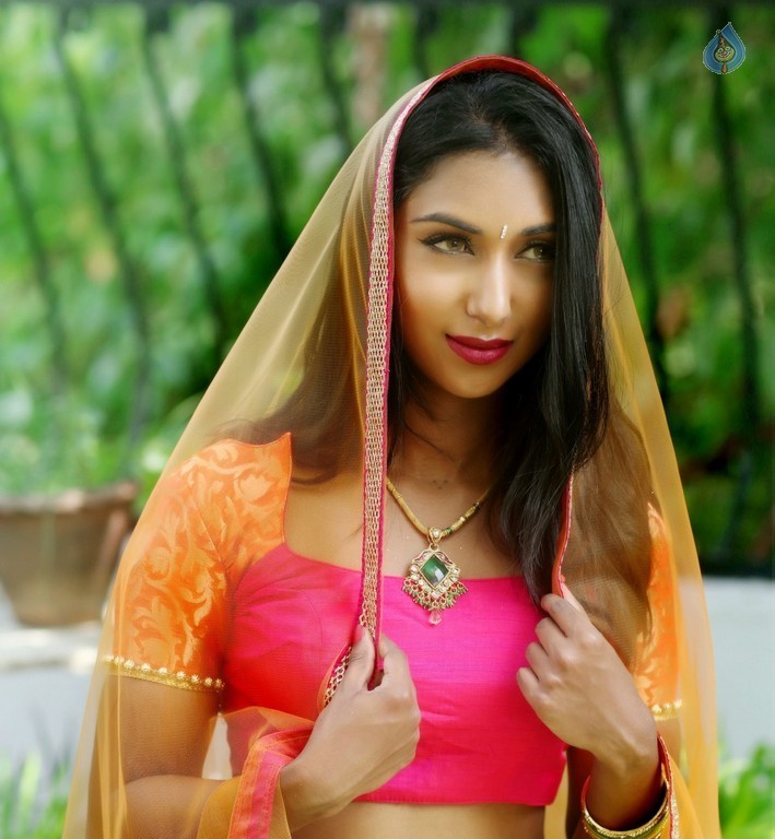 Sabby Jey New Photos - 28 / 33 photos
