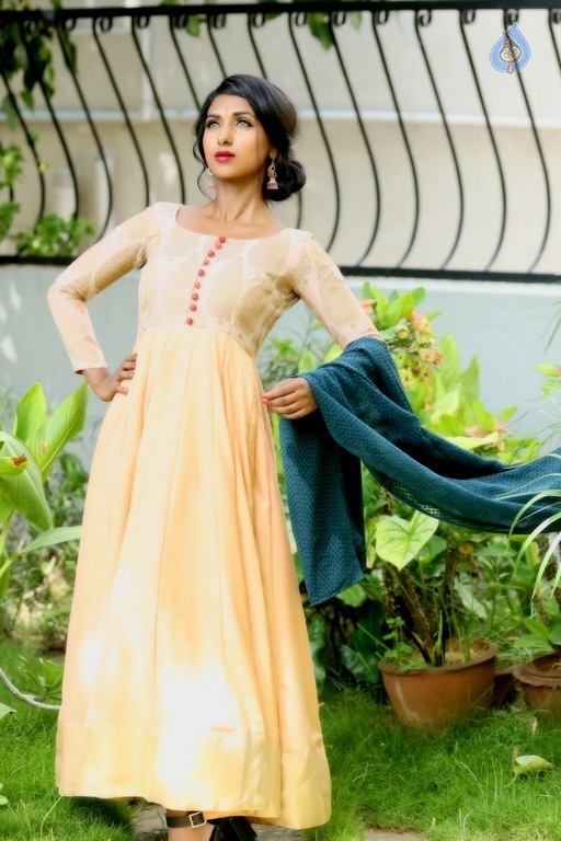 Sabby Jey New Photos - 30 / 33 photos