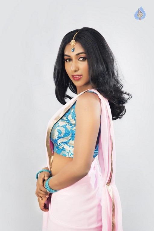 Sabby Jey New Photos - 32 / 33 photos