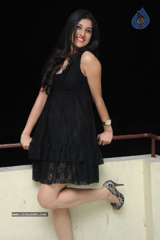 Krithika Stills - 6 / 101 photos