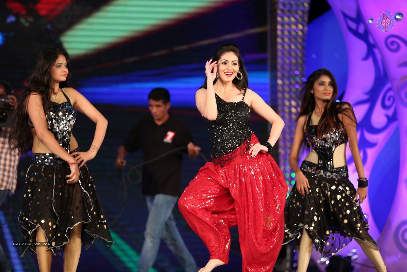 Sada at Gama Awards 2014 - 29 / 30 photos