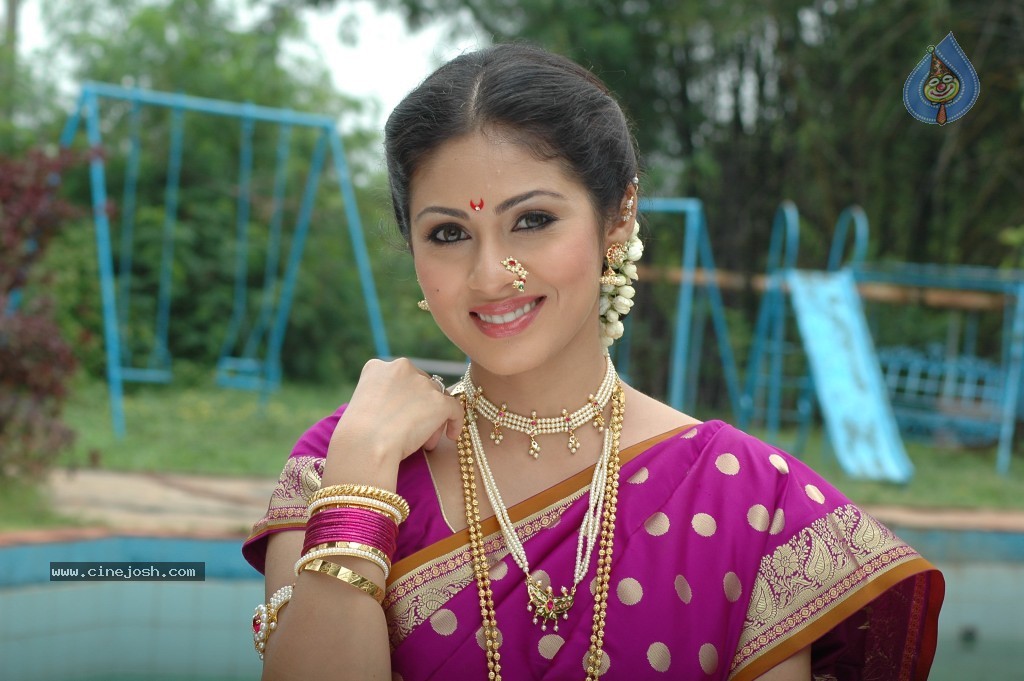 Sada Cute Stills - 6 / 43 photos
