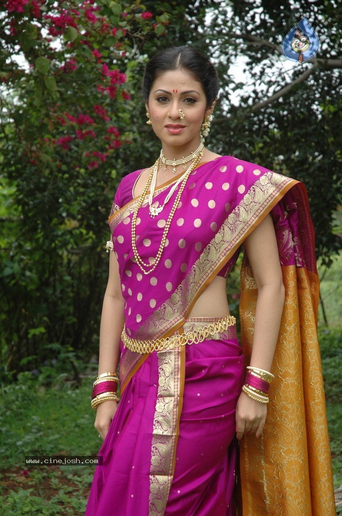 Sada Cute Stills - 9 / 43 photos