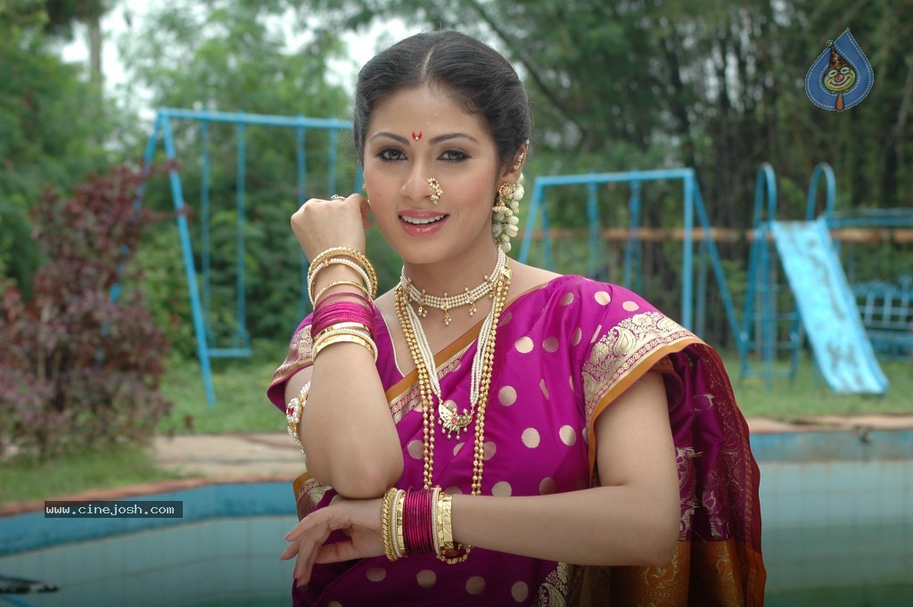 Sada Cute Stills - 13 / 43 photos