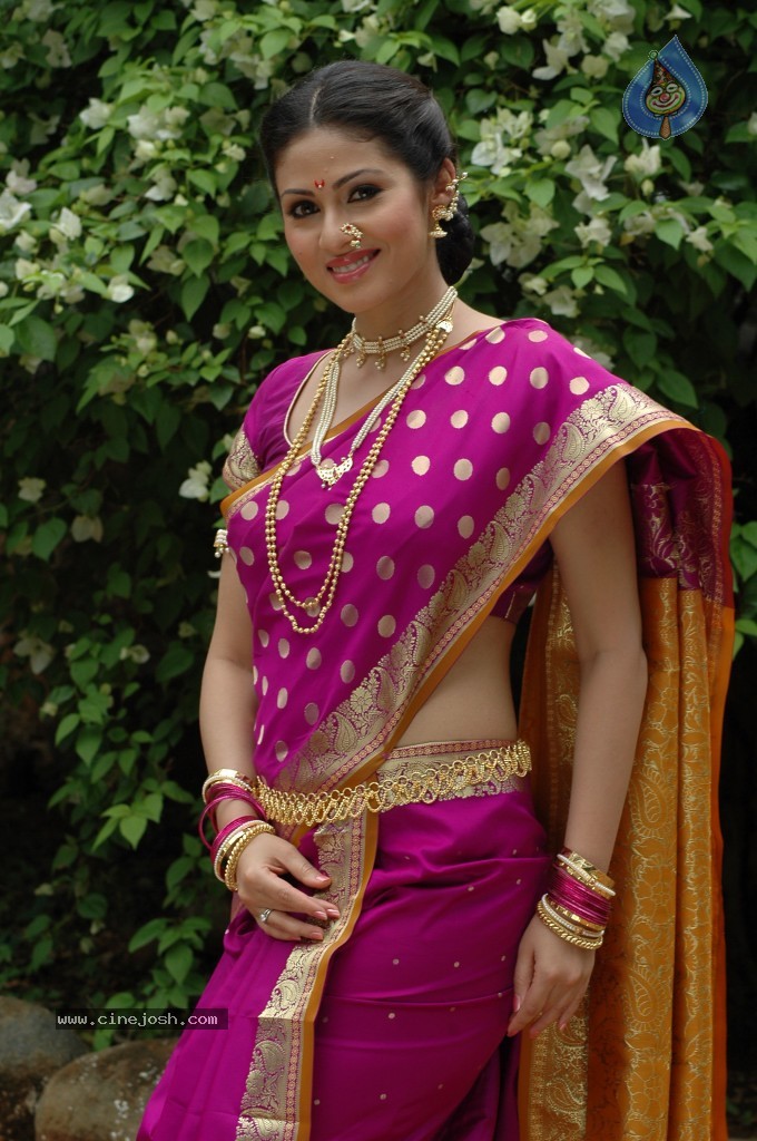 Sada Cute Stills - 14 / 43 photos