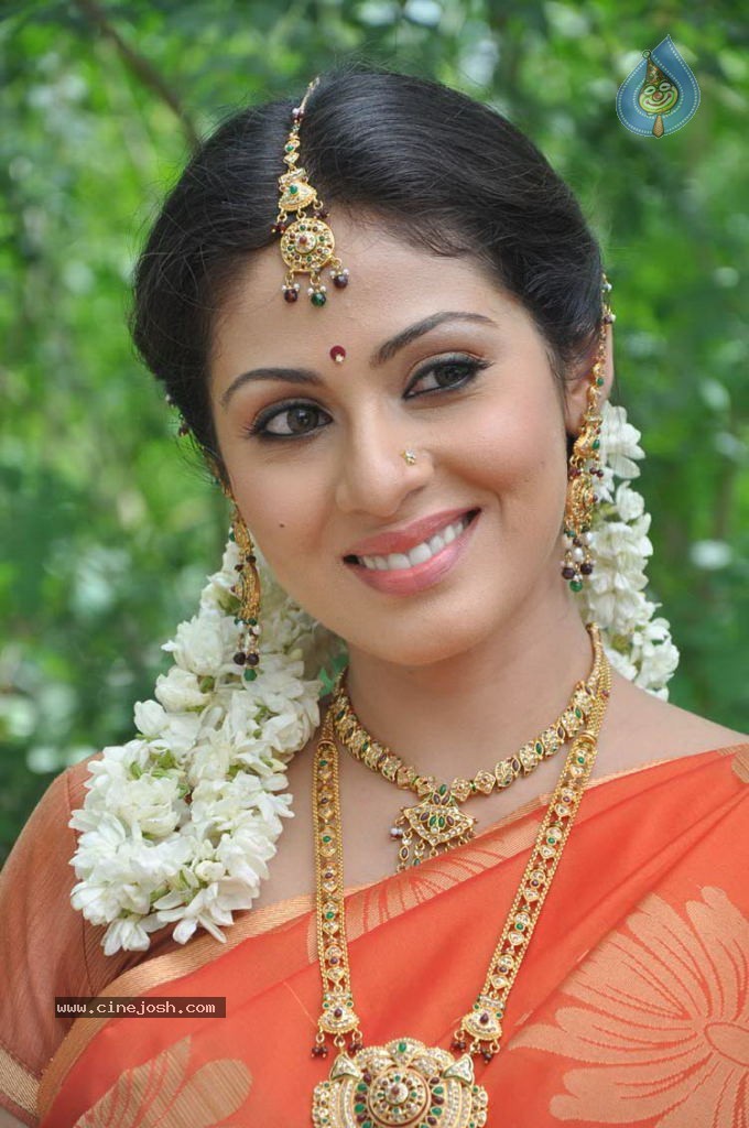 Sada Latest Stills | Photos Gallery Sada Latest Stills | Photos Gallery