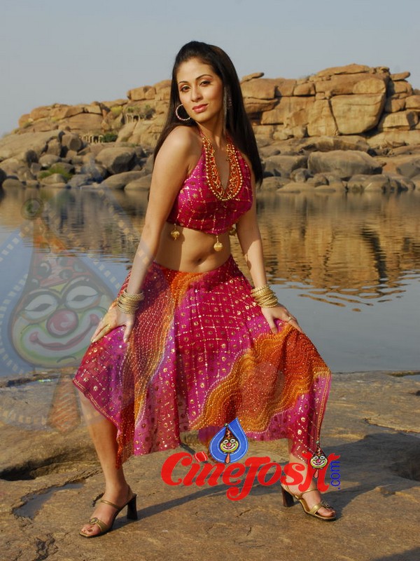 Sadha - 21 / 44 photos
