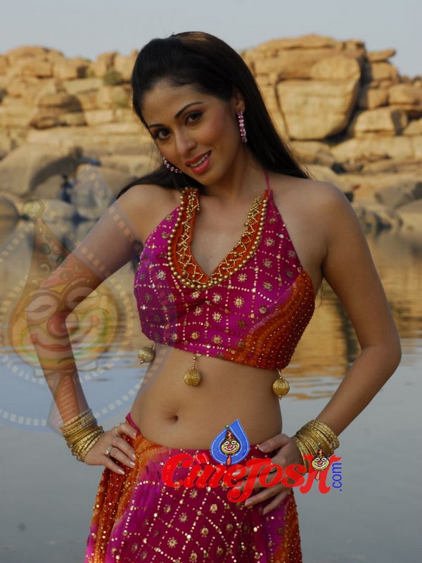 Sadha - 25 / 44 photos