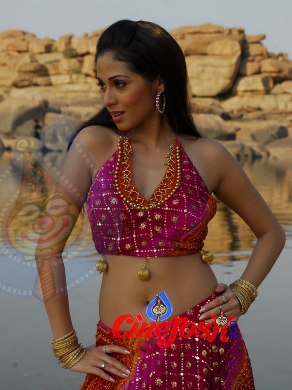 Sadha - 26 / 44 photos