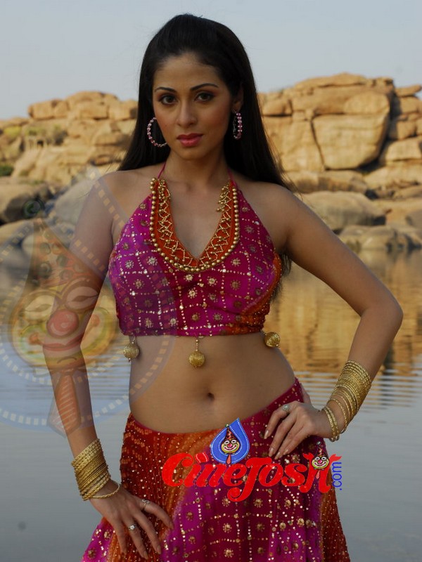 Sadha - 30 / 44 photos