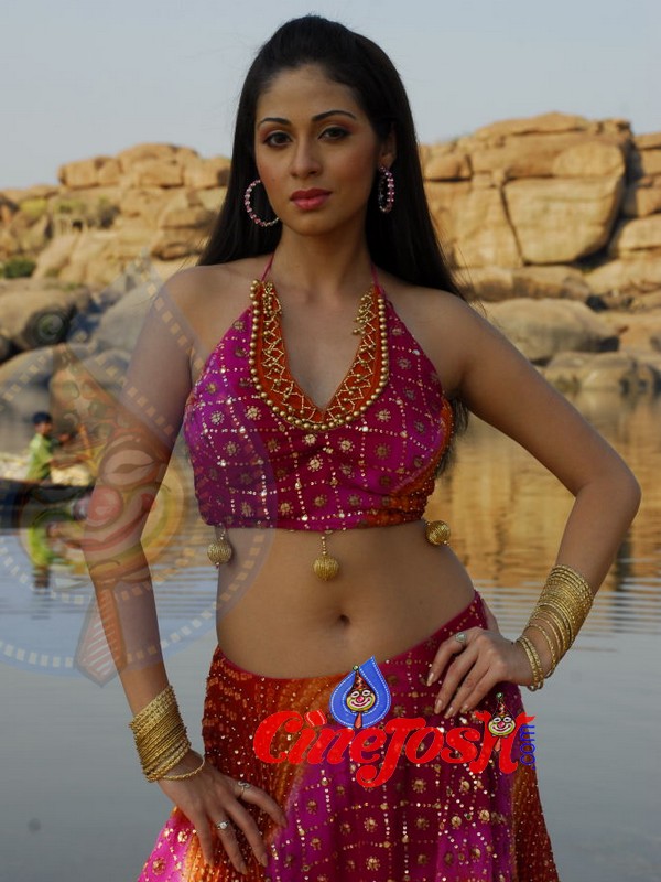 Sadha - 31 / 44 photos