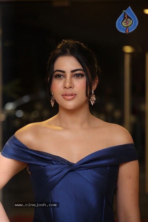 Sahar Afsha Latest Pics - 12 / 21 photos