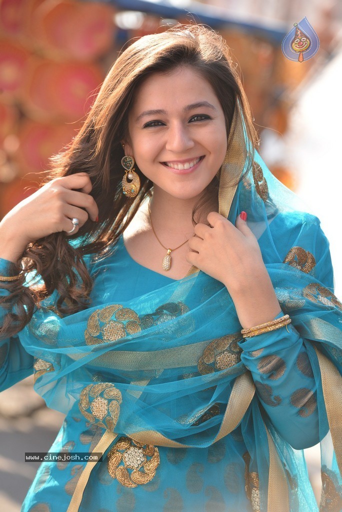 Saheba Subramanyam Heroine Priyal Gor Stills - 26 / 135 photos
