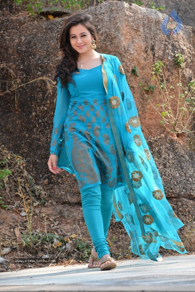Saheba Subramanyam Heroine Priyal Gor Stills - 30 / 135 photos