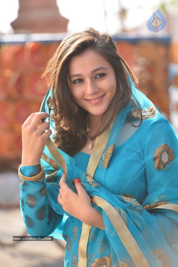 Saheba Subramanyam Heroine Priyal Gor Stills - 33 / 135 photos