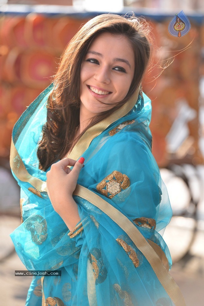 Saheba Subramanyam Heroine Priyal Gor Stills - 38 / 135 photos