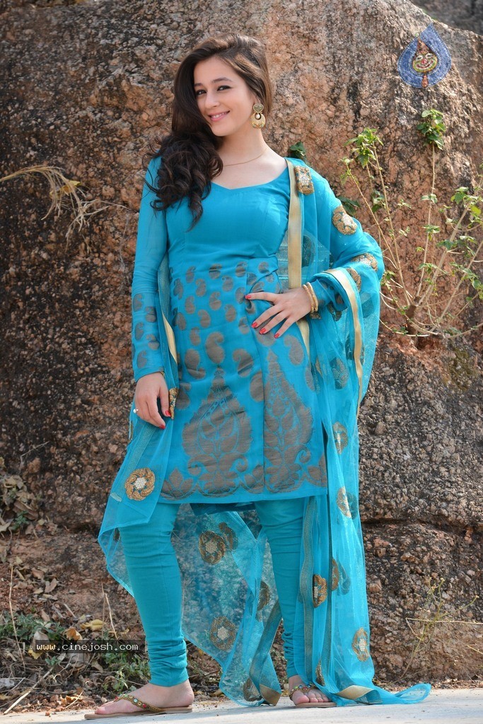 Saheba Subramanyam Heroine Priyal Gor Stills - 57 / 135 photos