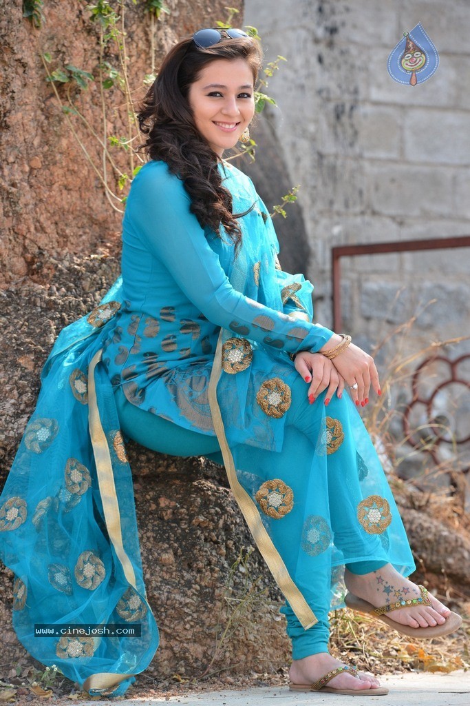 Saheba Subramanyam Heroine Priyal Gor Stills - 58 / 135 photos
