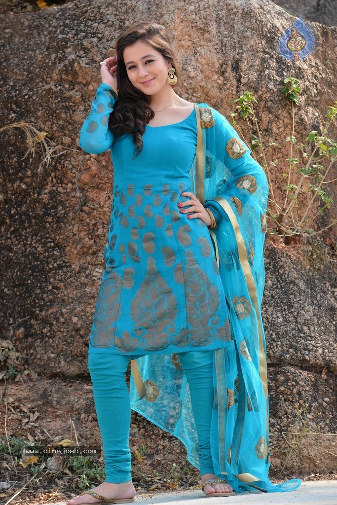 Saheba Subramanyam Heroine Priyal Gor Stills - 113 / 135 photos