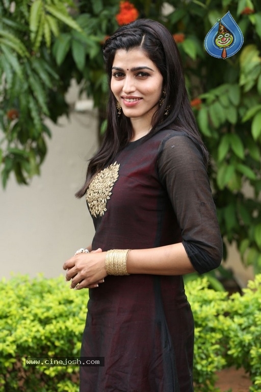 Sai Danshika New Gallery - 14 / 21 photos
