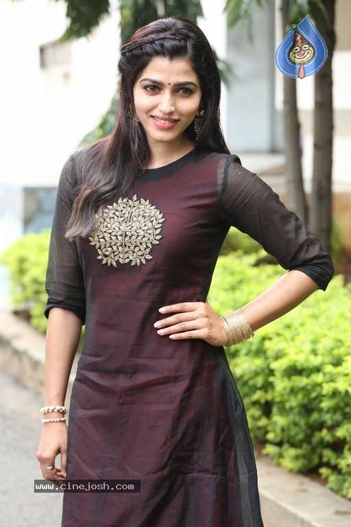Sai Danshika New Gallery - 19 / 21 photos