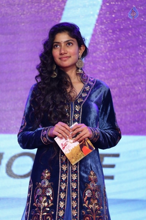 Sai Pallavi at Fidaa Audio Launch - 1 / 31 photos