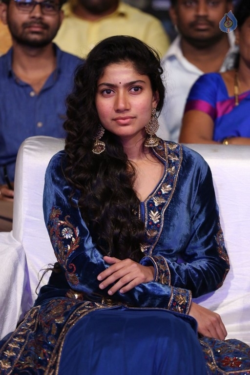 Sai Pallavi at Fidaa Audio Launch - 9 / 31 photos