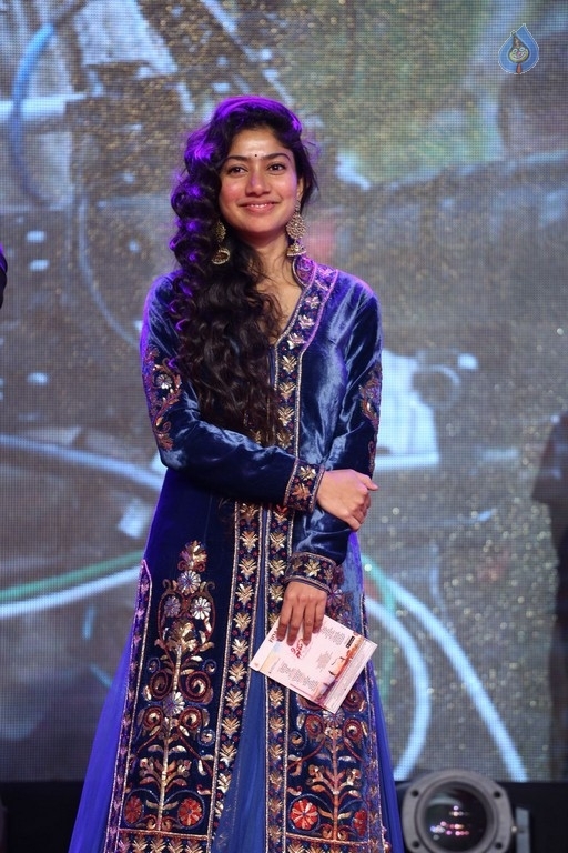 Sai Pallavi at Fidaa Audio Launch - 11 / 31 photos