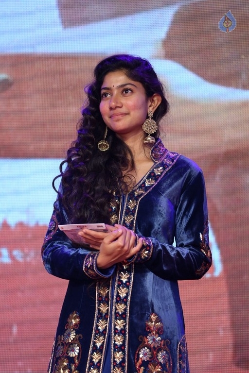 Sai Pallavi at Fidaa Audio Launch - 19 / 31 photos